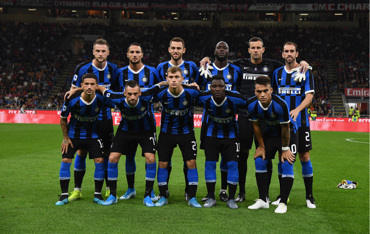 英雄联盟解说阵容调整引热议