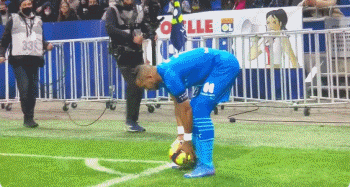 亚历山大34+5+5雷霆击退马刺4连胜 卡斯尔20+7+8文班17+7