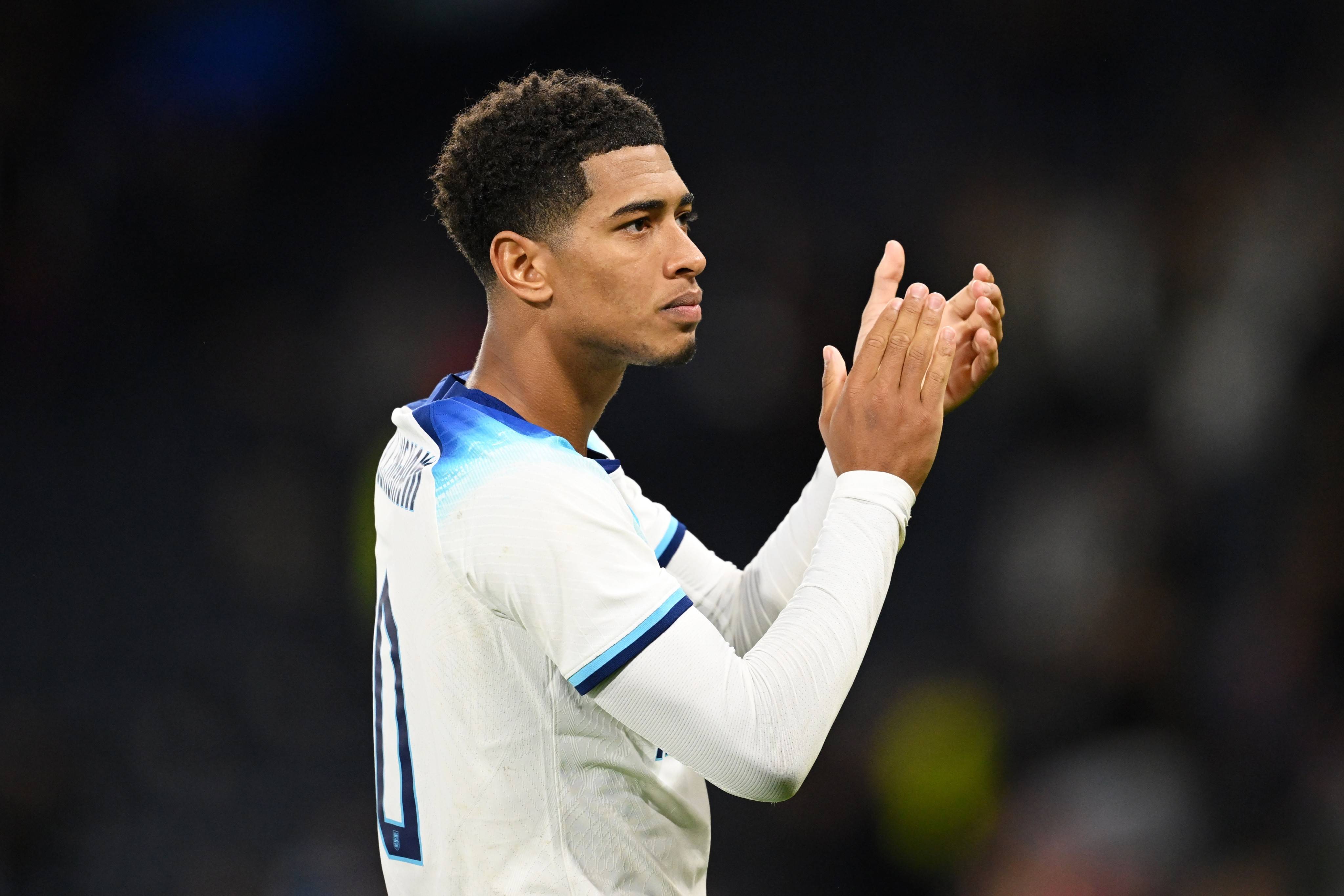 记者：每支东部球队都认为他们距离闯入总决赛就差浓眉一个人