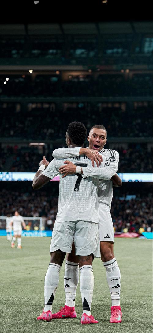 没想到，浓眉大眼的《逆水寒》手游居然背叛了MMO传统